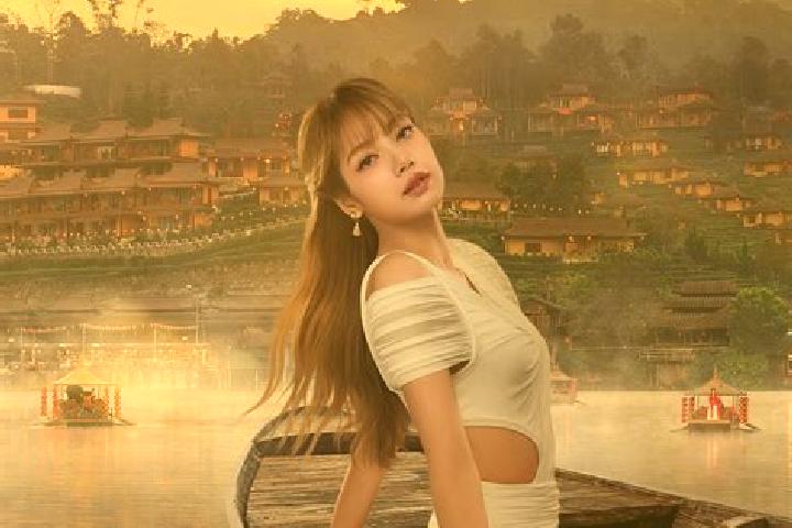 Ella, 27 — Escort in Ban Takhun, Thailand