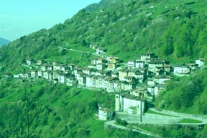 Ella, 27 — Escort in Condino, Italy