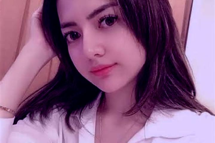 Ella, 27 — Escort in Kolobolon, Indonesia