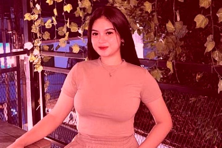 Ella, 27 — Escort in Mawar, Indonesia
