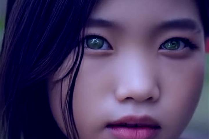 Ella, 28, a brunette green-eyed asian companion based in Detumbawa. Offering Duos, OWO, CIM, GFE. Available for incall and outcall, day and evening dates.