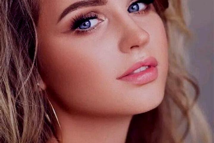 Ella, 28, a dark blonde blue-eyed middle eastern companion based in Gogobro. Offering Girlfriend Experience, Erotic Massage, Massage, Tantra. Available for i...