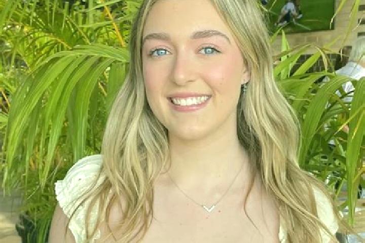 Ella, 28 — Escort in Abbey, Australia
