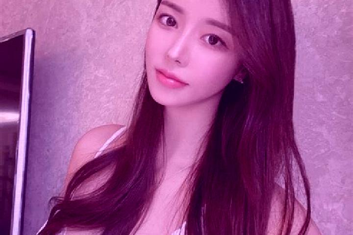 Ella, 28 — Escort in Jiuheyuan, China