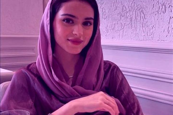 Ella, 28 — Escort in Layla, Saudi Arabia