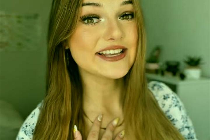 Ella, 28 — Escort in Lieg, Germany