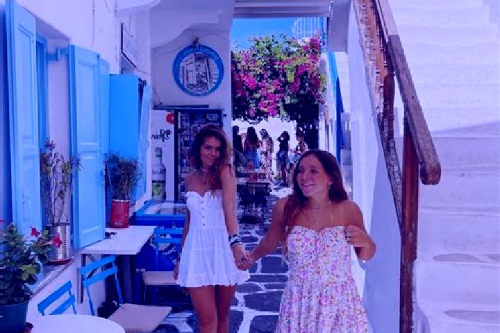 Ella, 28 — Escort in Okhthia, Greece
