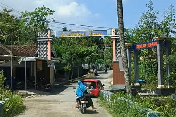 Ella, 28 — Escort in Pomahan, Indonesia