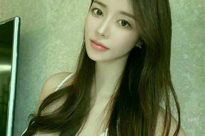 Ella, 28 — Escort in Tudi, China