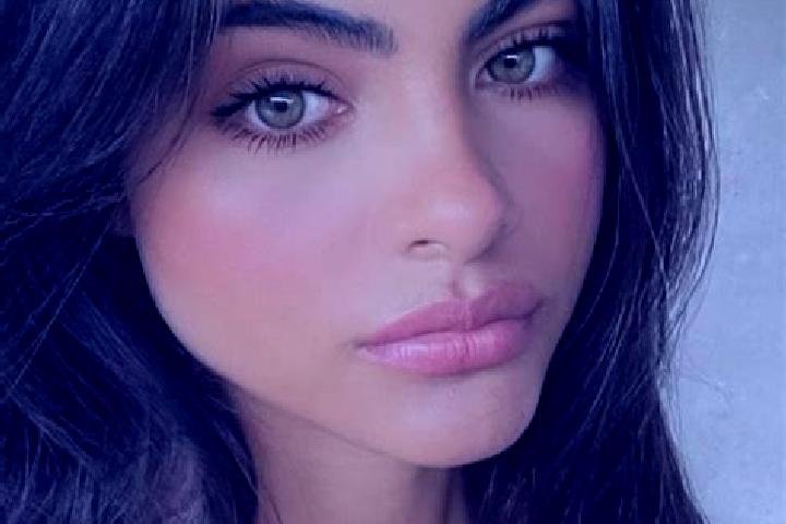 Ella, 29, a black hazel-eyed caucasian companion based in Crodo. Offering GFE, Couples, Striptease. Available for incall and outcall, overnight bookings avai...