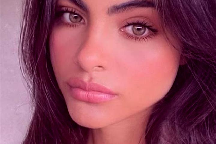Ella, 29, a black hazel-eyed caucasian companion based in Rillo. Offering A-Level, Dinner Date, Striptease, Party Girl. Available for incall and outcall, day...