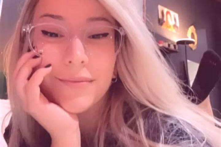 Ella, 29, a blonde grey-eyed mixed companion based in Lemehekaha. Offering A-Level, Duos, Party Girl, Massage. Available for incall and outcall, overnight bo...
