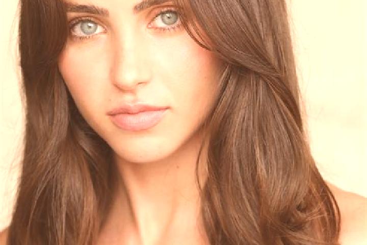 Ella, 29, a brunette brown-eyed indian companion based in Benllech. Offering Tantra, Prostate Massage, Erotic Massage, Striptease. Available for incall and o...