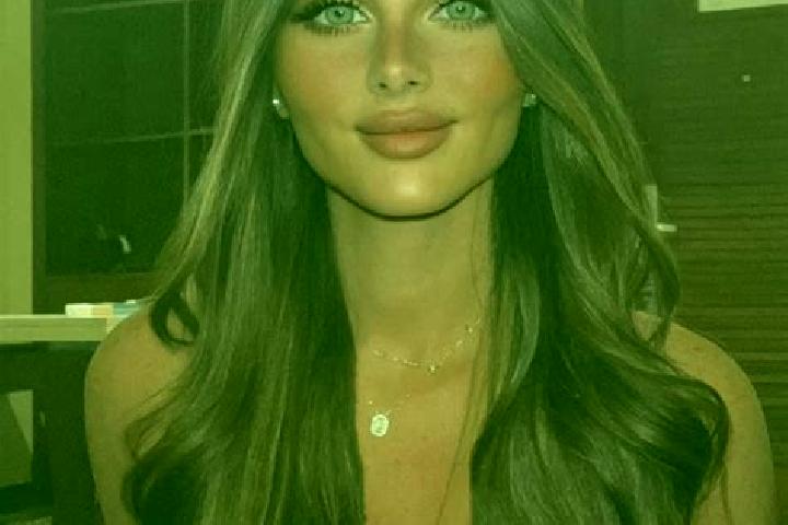 Ella, 29, a brunette dark-eyed european companion based in Kirkhamgate. Offering GFE, Prostate Massage, Dinner Date. Available for incall and outcall, overni...
