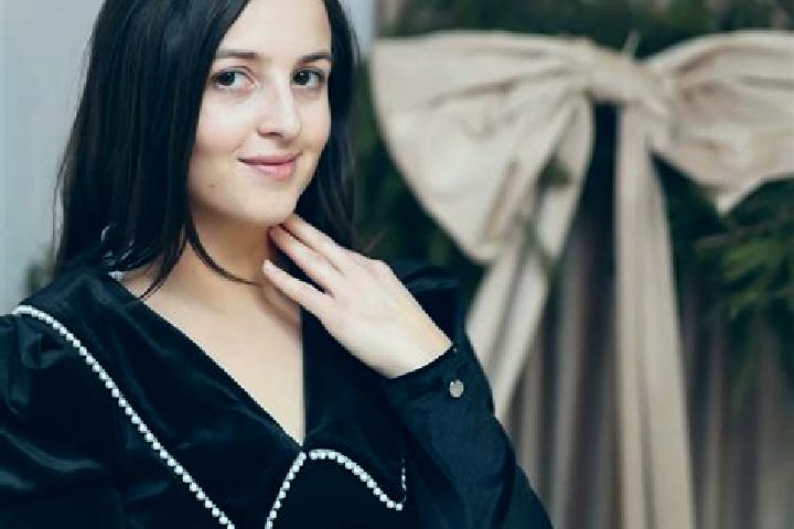 Ella, 29 — Escort in Belcesti, Romania