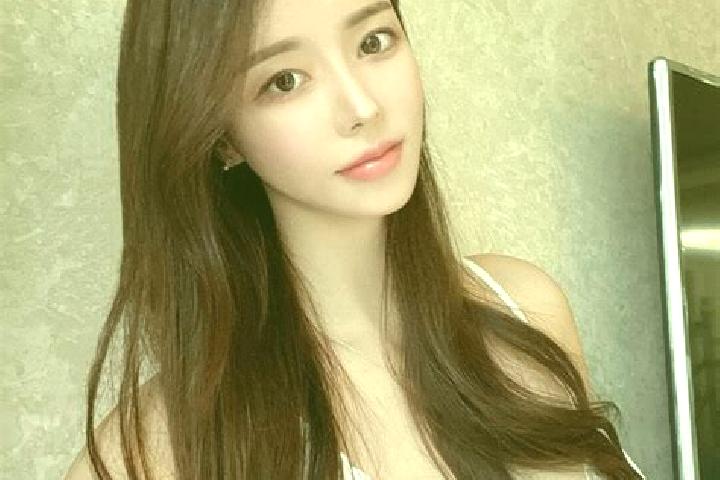 Ella, 29 — Escort in Chengtan, China