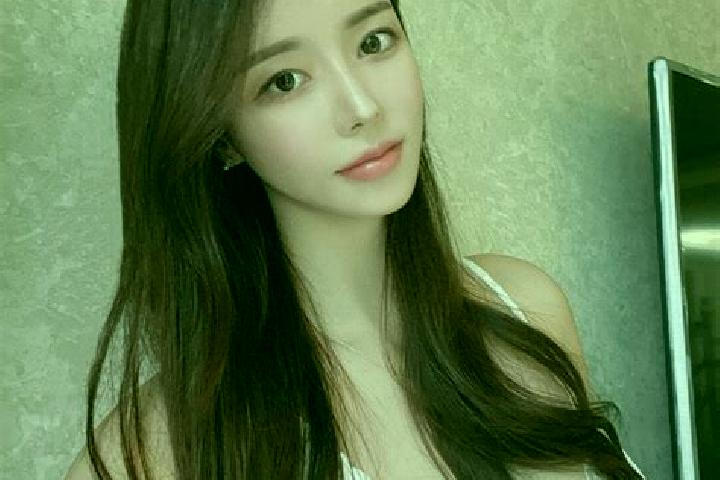 Ella, 29 — Escort in Gangba, China