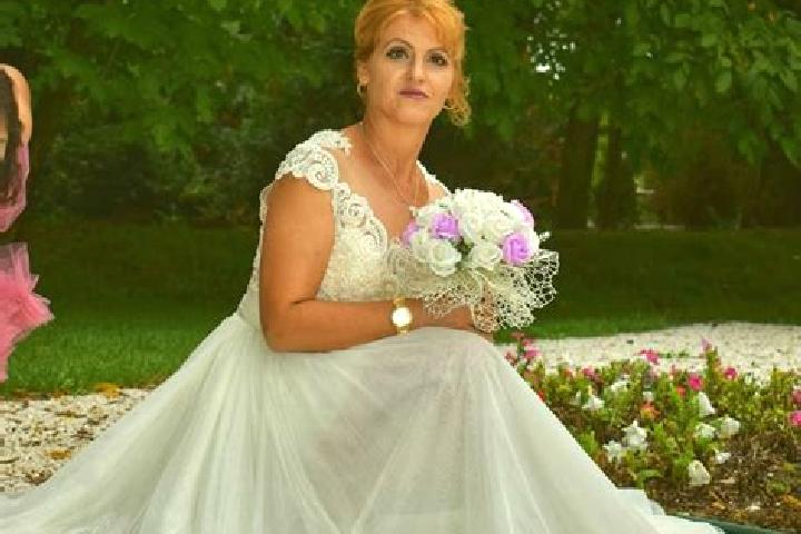 Ella, 29 — Escort in Nadejdea, Romania