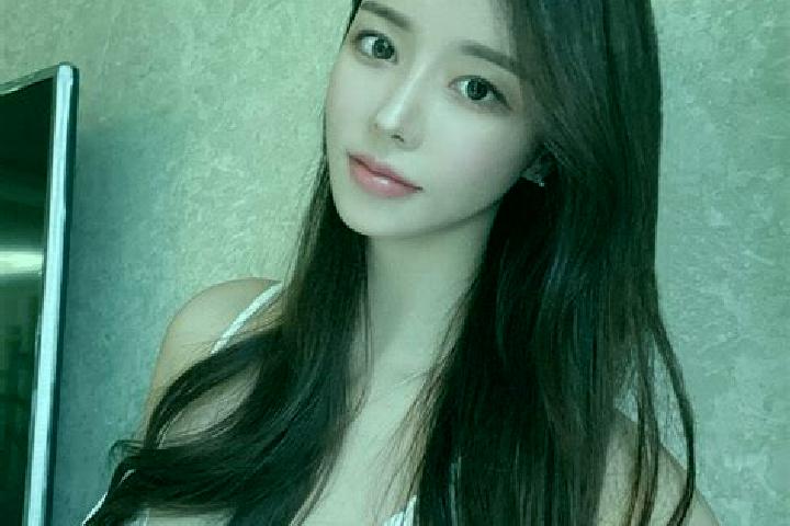 Ella, 29 — Escort in Nandiao, China