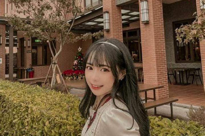 Ella, 29 — Escort in Qinggou, China