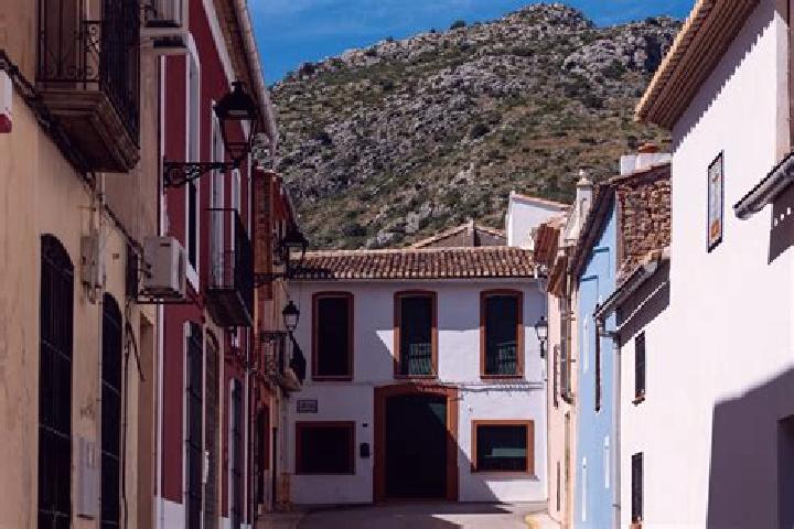 Ella, 29 — Escort in Sanet y Negrals, Spain