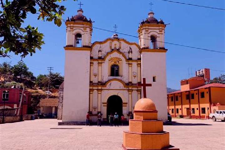 Ella, 29 — Escort in Santa Maria Lovani, Mexico