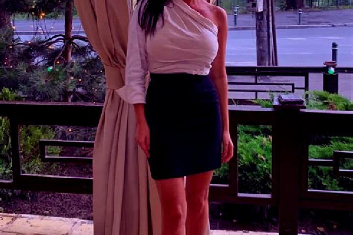 Ella, 29 — Escort in Uda-Clocociov, Romania