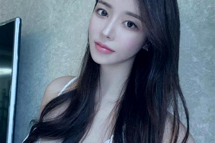 Ella, 29 — Escort in Yureo, South Korea