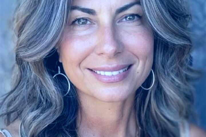 Ella, 30, a brunette grey-eyed latina companion based in Dingbi. Offering CIM, Erotic Massage, Dinner Date, Girlfriend Experience. Available for incall and o...