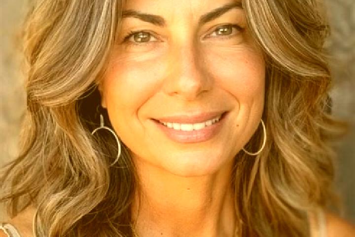 Ella, 30, a brunette grey-eyed middle eastern companion based in Smoky Bay. Offering GFE, Fetish, Roleplay, Girlfriend Experience. Available for incall and o...