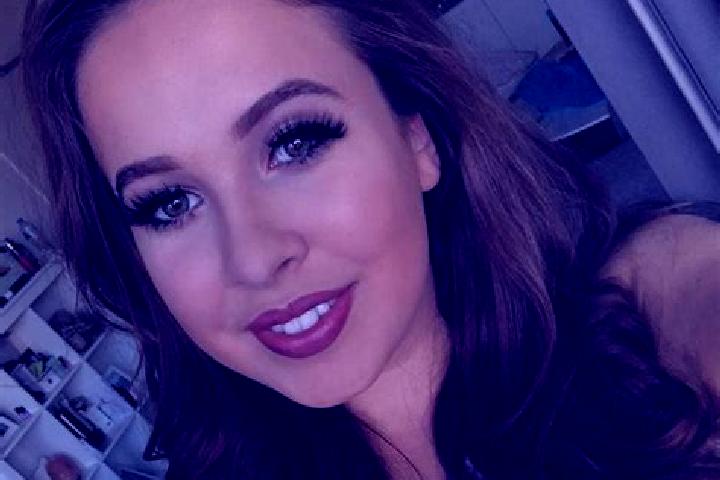 Ella, 31, a blonde dark-eyed middle eastern companion based in Saint-Bruno-de-Guigues. Offering Girlfriend Experience, Roleplay, Travel Companion. Available ...