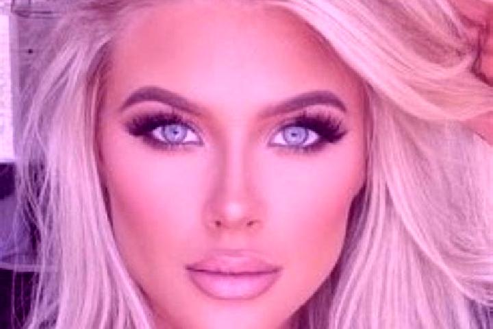 Ella, 31, a platinum blonde hazel-eyed latina companion based in Crisnee. Offering Overnight, Fetish, Massage, Prostate Massage, OWO. Available for incall an...