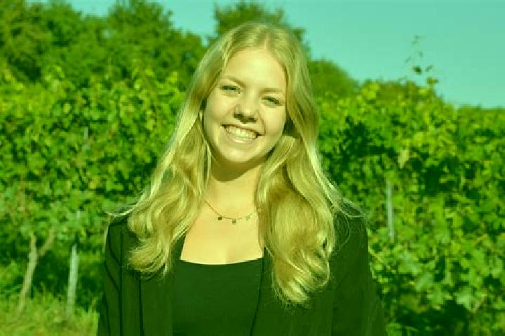 Ella, 31 — Escort in Gau-Algesheim, Germany