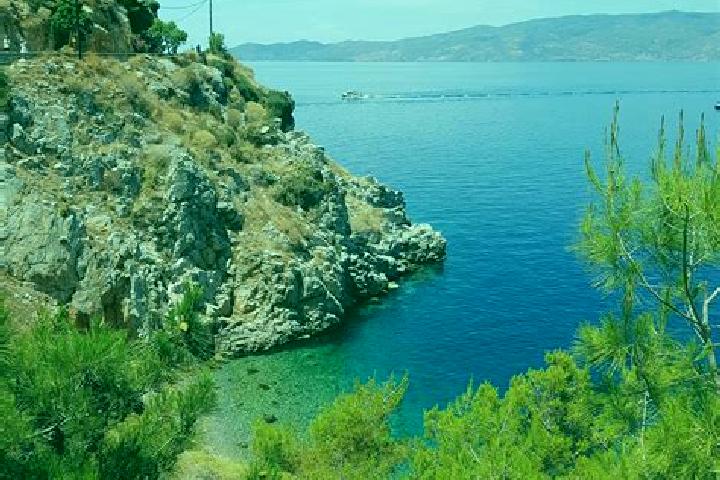 Ella, 31 — Escort in Graikochori, Greece