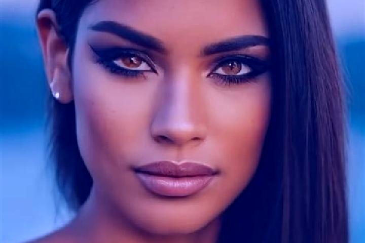 Ella, 32, a black amber-eyed latina companion based in Kanouan. Offering Duos, Overnight, Striptease, CIM. Available for incall and outcall, day and evening ...