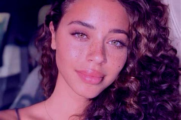 Ella, 32, a black hazel-eyed ebony companion based in Rio Cuarto. Offering Erotic Massage, Massage, A-Level, Girlfriend Experience, Striptease. Available for...