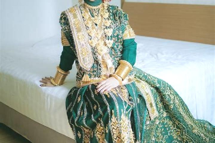 Ella, 32 — Escort in Banjar Medura, Indonesia