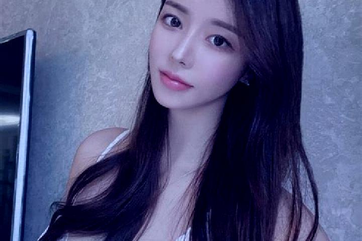Ella, 32 — Escort in Huangjingba, China