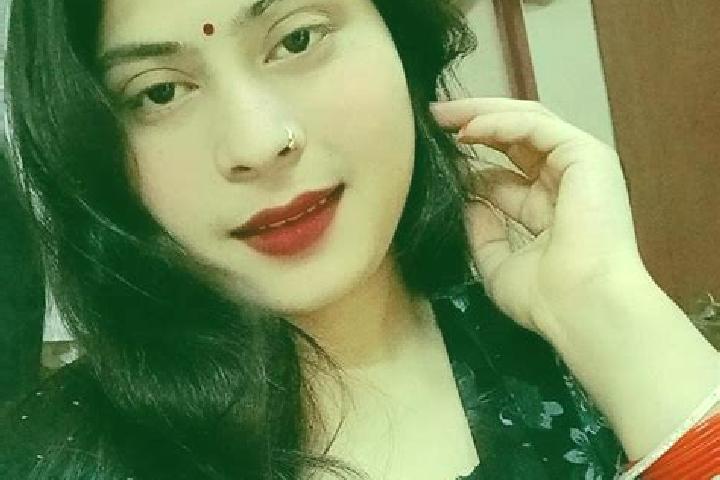 Ella, 32 — Escort in Kampil, India