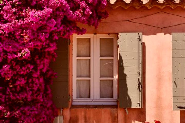 Ella, 32 — Escort in Kato Korakiana, Greece