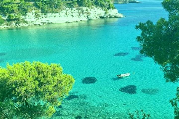Ella, 32 — Escort in Peristera, Greece