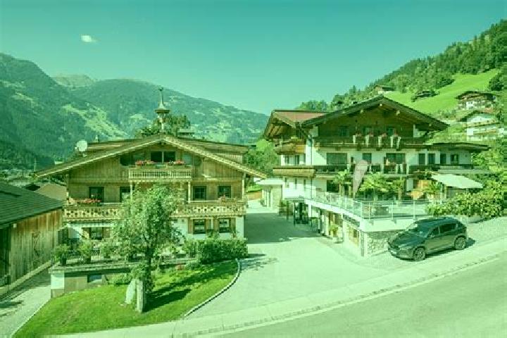 Ella, 32 — Escort in Ramsau im Zillertal, Austria