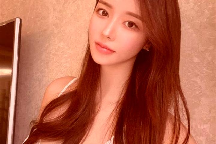 Ella, 32 — Escort in Wenqiao, China