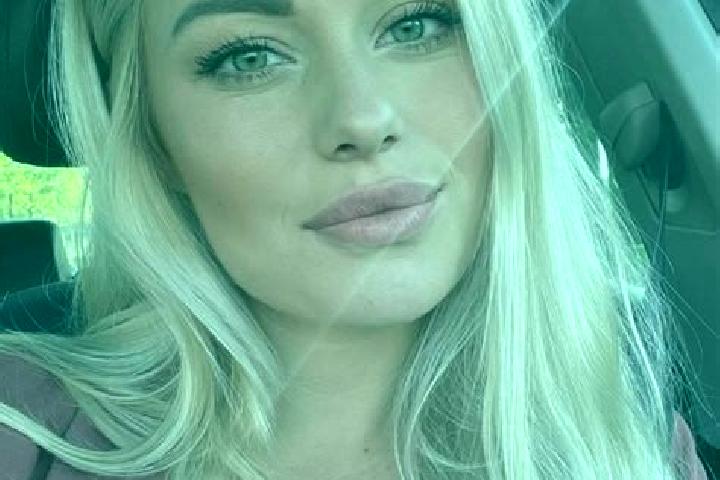 Ella, 33, a blonde hazel-eyed mixed companion based in Al Hulwah. Offering CIM, BDSM, Tantra, Duos. Available for incall and outcall, day and evening dates.