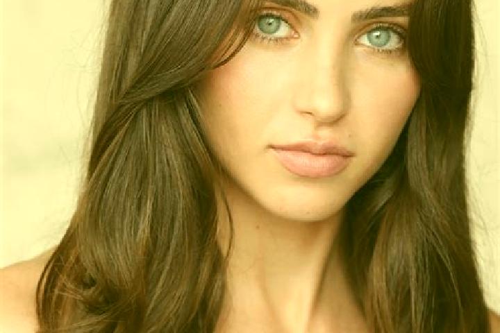 Ella, 33, a brunette hazel-eyed ebony companion based in Cewu. Offering OWO, CIM, Striptease. Available for incall and outcall, overnight bookings available.