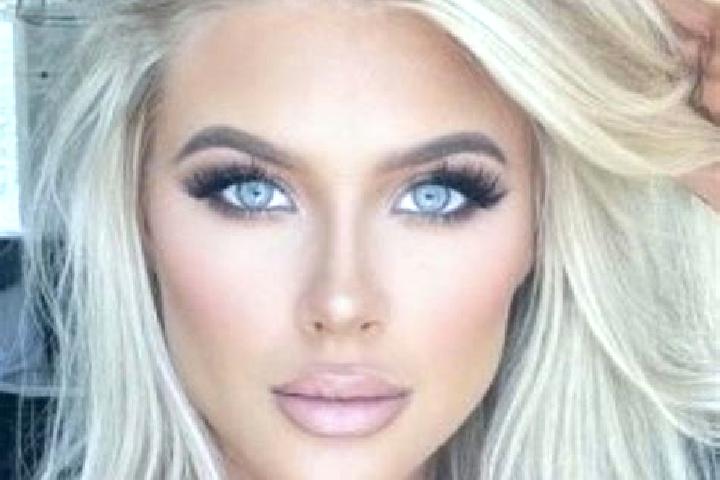 Ella, 33, a platinum blonde amber-eyed mixed companion based in Ejido Nuevo. Offering Tantra, Erotic Massage, OWO, Girlfriend Experience. Available for incal...