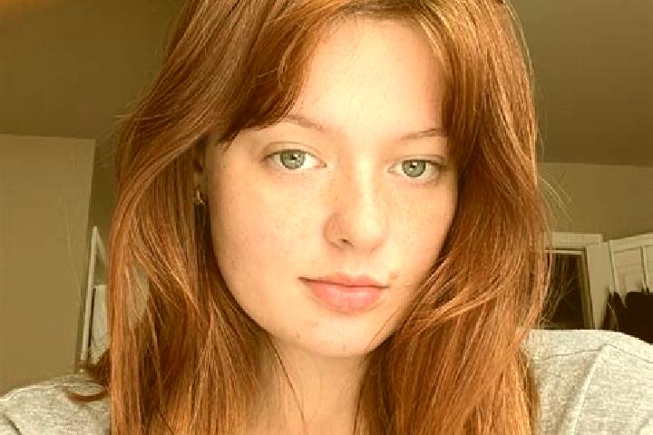 Ella, 33, a red grey-eyed mixed companion based in Agioi Deka. Offering Erotic Massage, Couples, Striptease. Available for incall and outcall, day and evenin...