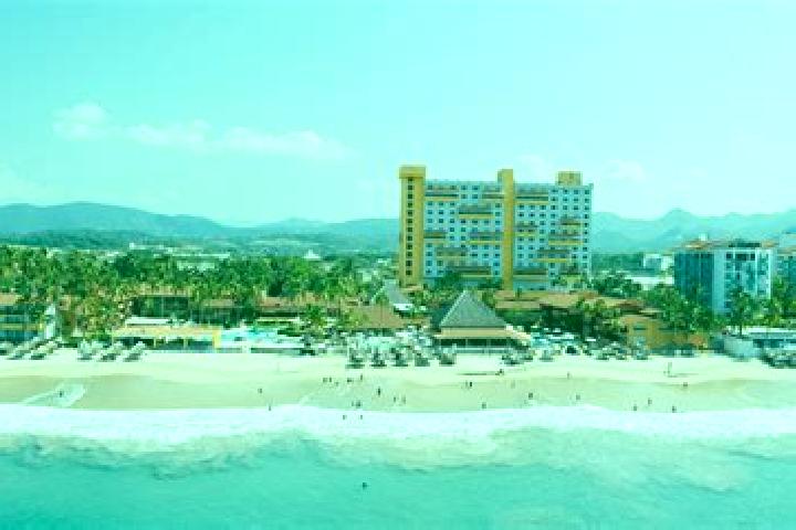 Ella, 33 — Escort in Ixtapa-Zihuatanejo, Mexico