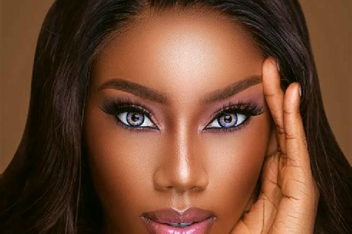 Ella, 34, a brunette blue-eyed ebony companion based in Mandimba. Offering Party Girl, Duos. Available for incall and outcall, day and evening dates.
