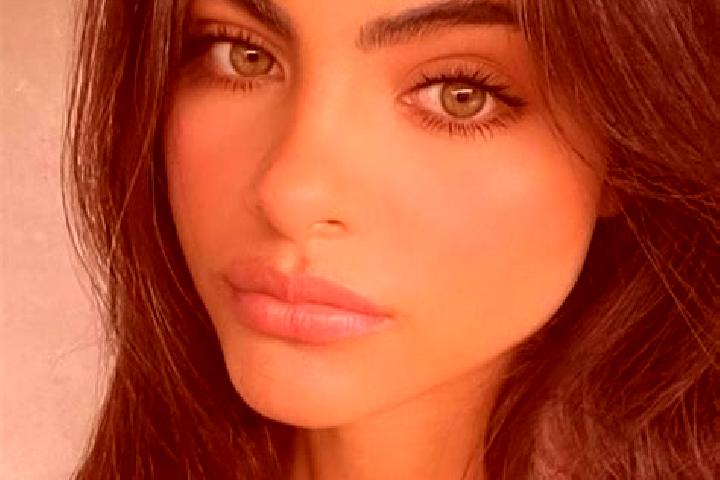 Ella, 34, a brunette brown-eyed indian companion based in Karangmelok. Offering Striptease, Erotic Massage, OWO, Couples, GFE. Available for incall and outca...